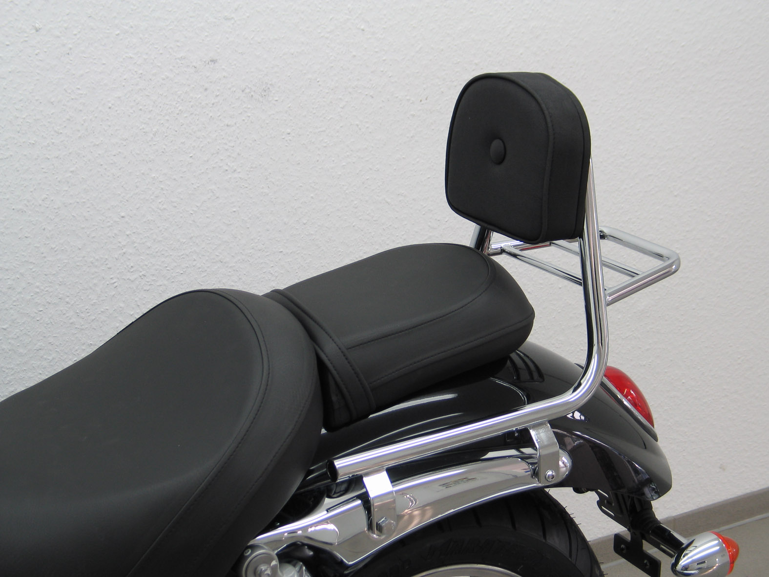 Sissy Bar Triumph Rocket III Roadster mit Gepäckträger Fehling 6086